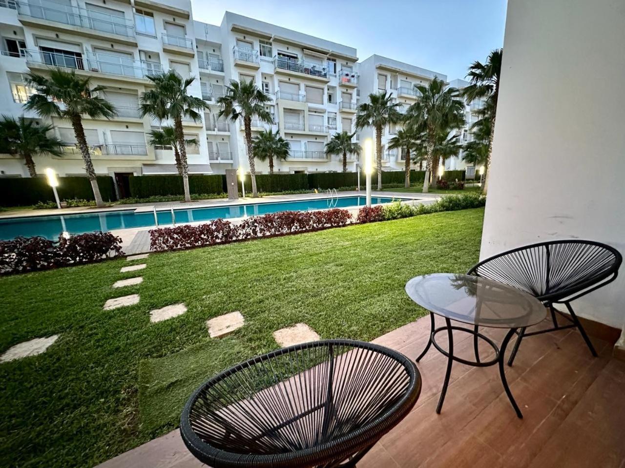 Appartamento Apparemment De Luxe Vue Piscine Bouznika Esterno foto