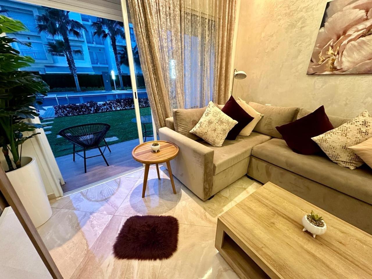 Appartamento Apparemment De Luxe Vue Piscine Bouznika Esterno foto