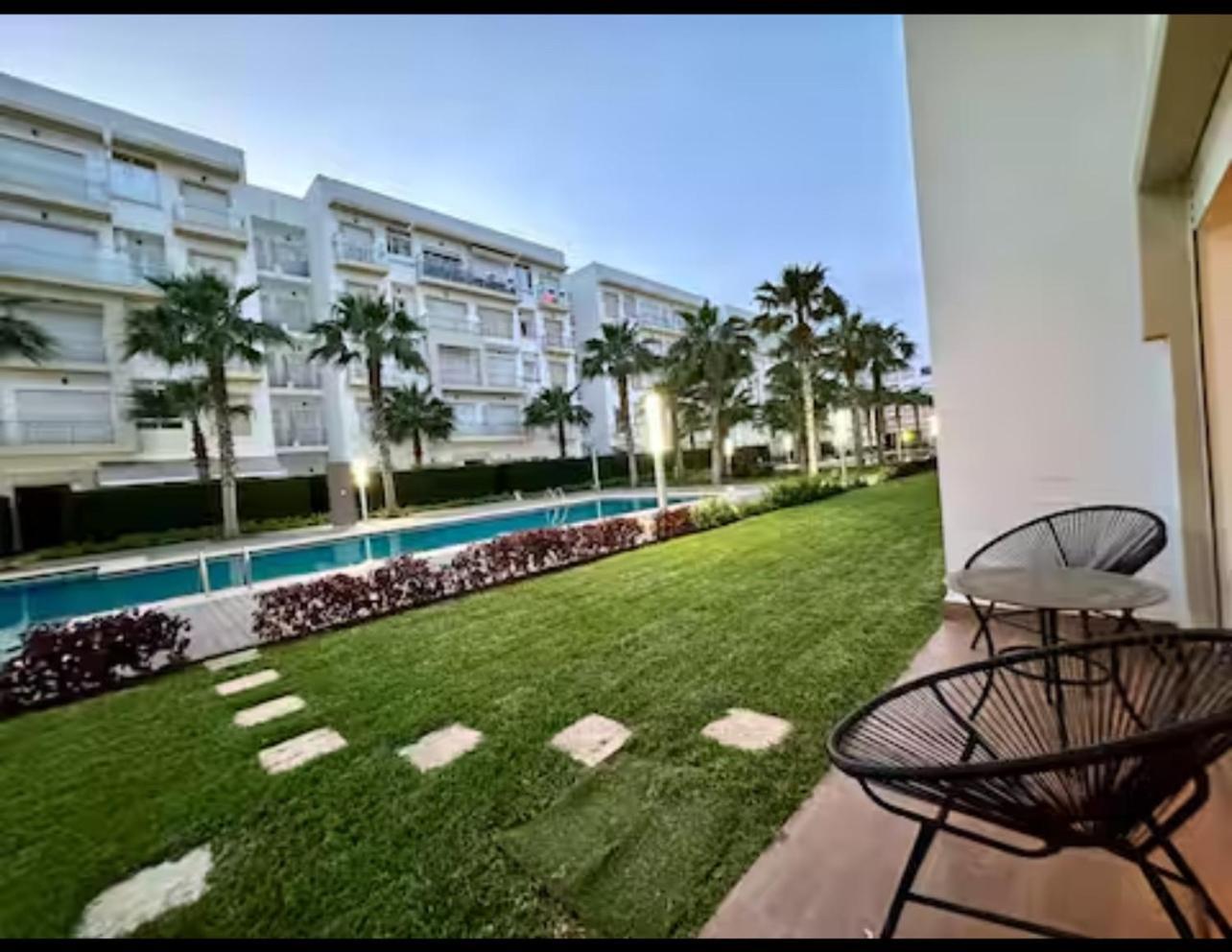 Appartamento Apparemment De Luxe Vue Piscine Bouznika Esterno foto